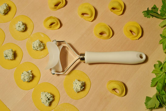 3050096- TAGLIA RAVIOLI LISCIO