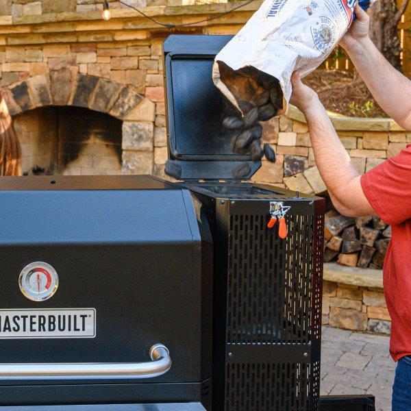 Masterbuilt Gravity Series 800 – Barbecue a carbone digitale 3 in 1 con piastra e smoker